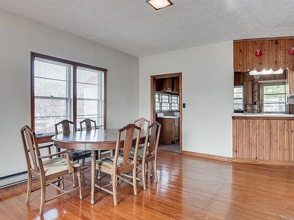 4th image of 111 W Clifton