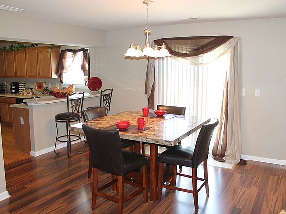 5th image of 7836 Stratfield Dr