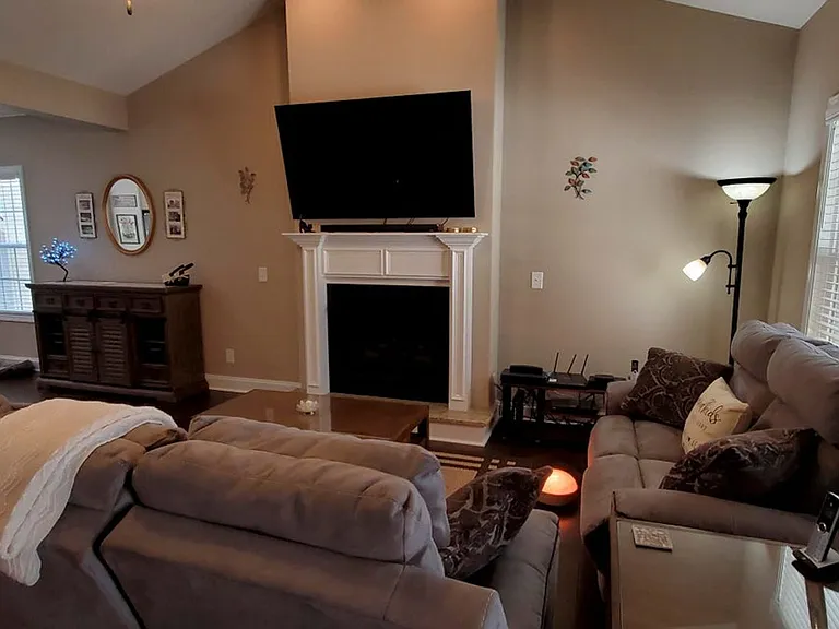 284 Piper Gln — Photo 3