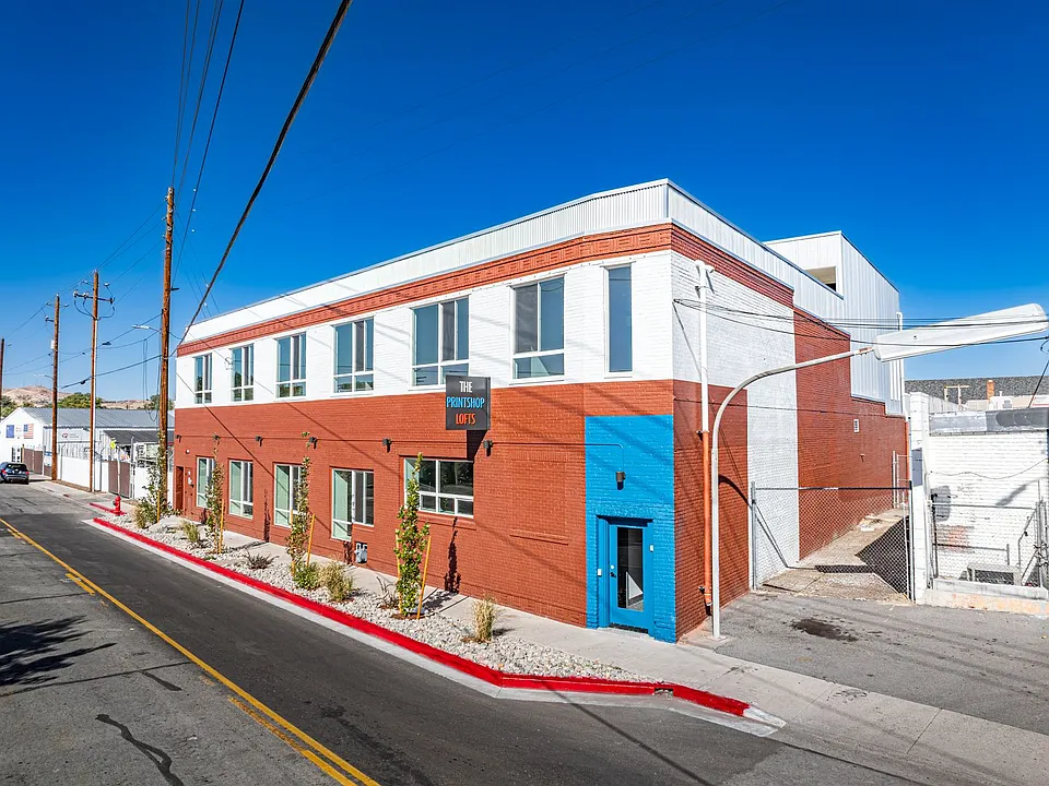 Building Photo 3
