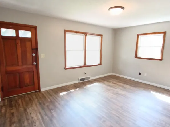 1622 Kirkwood Blvd, Davenport, IA 52803