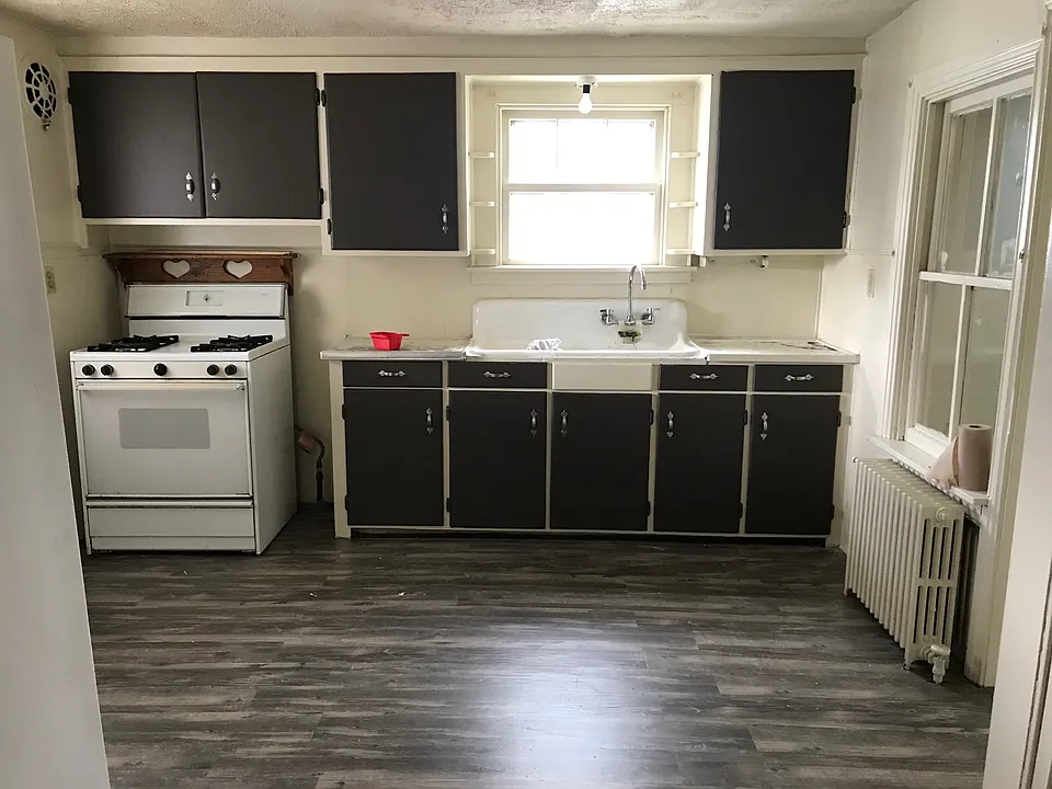 41 E 5th Ave #2