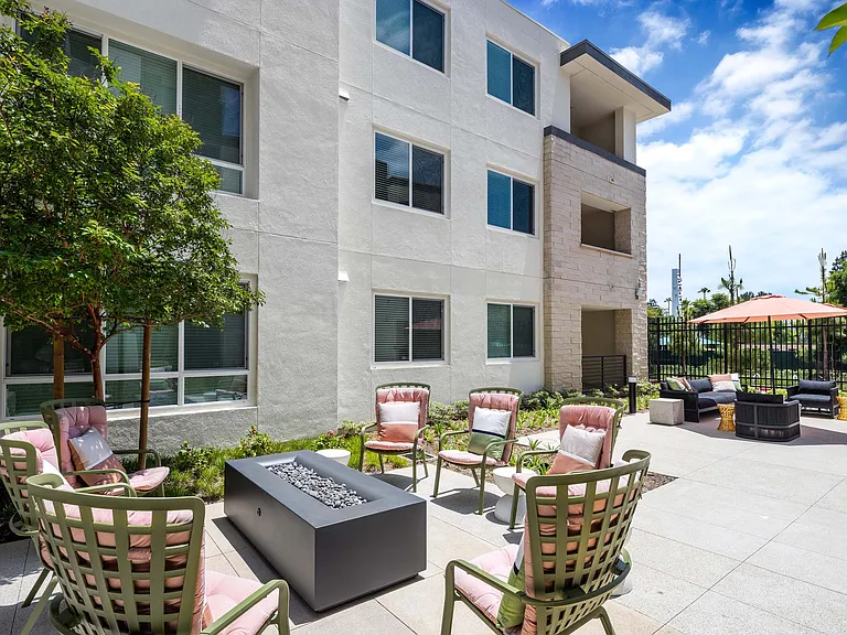 Alexan Noho West — Photo 119