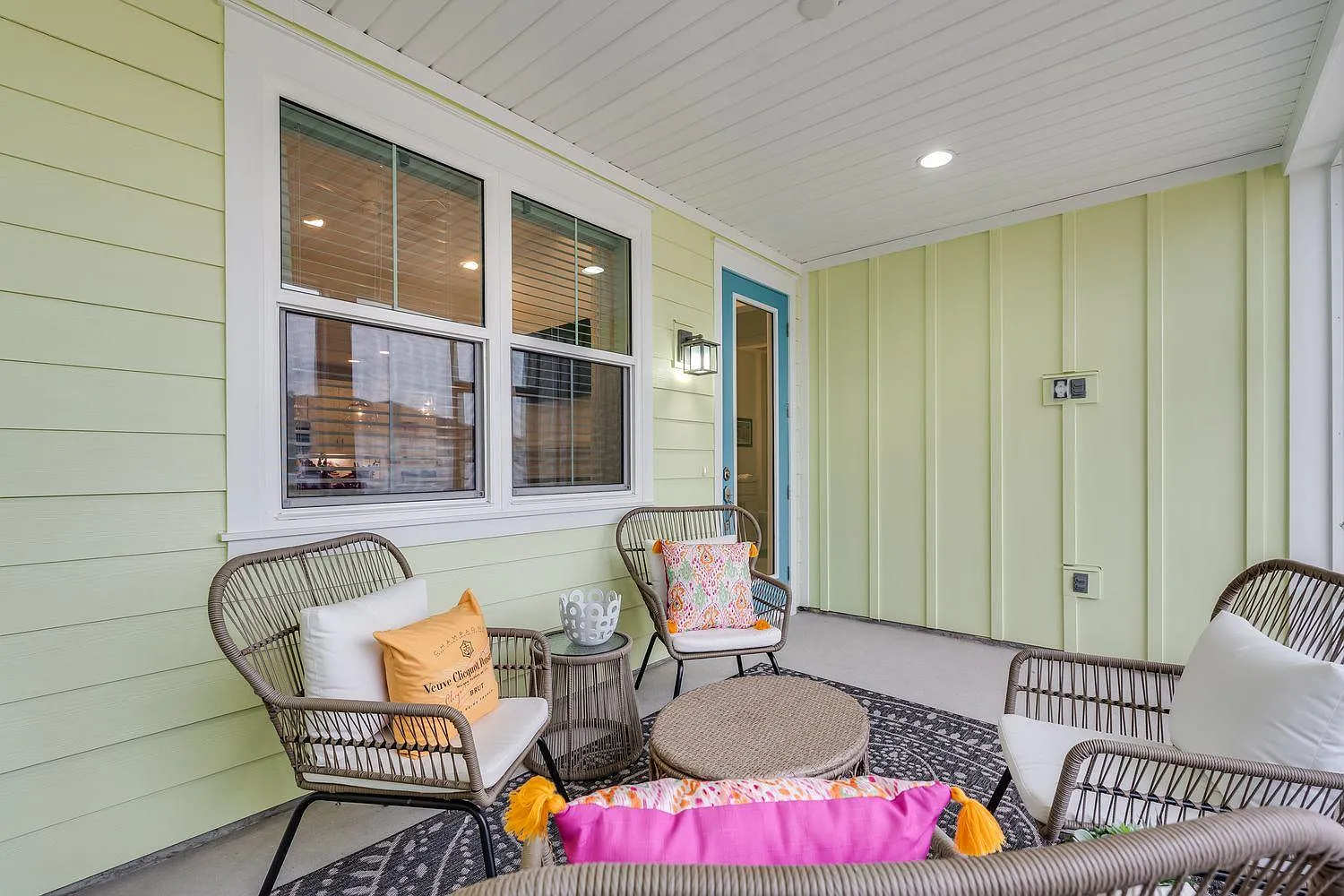 2 bed, 1308 sqft, $3,100 — Photo 3