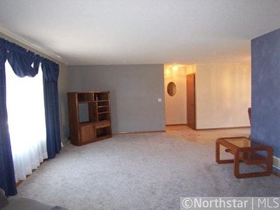 3rd image of 320 Grove Avenue NE