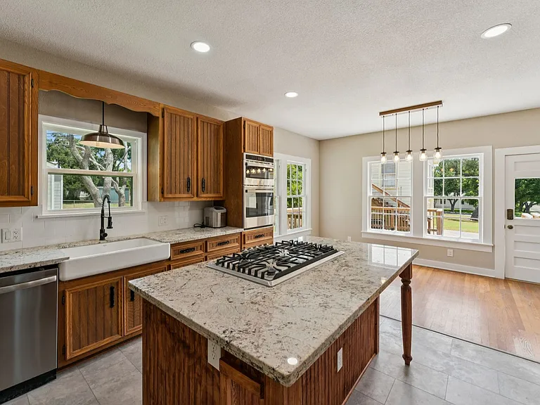 207 S Porter St — Photo 25