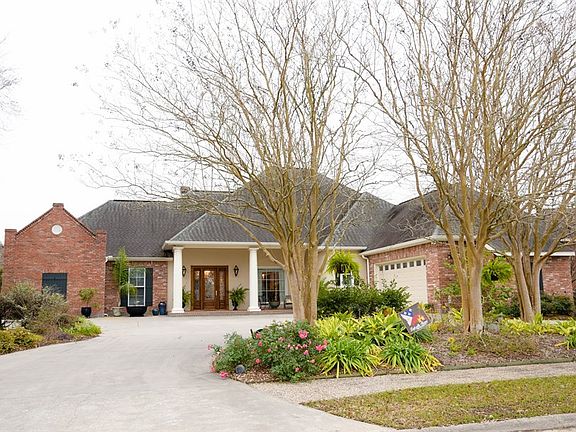 2nd image of 109 Winged Foot Dr