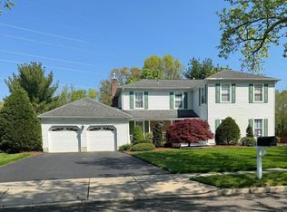 8 Auburn Pl, Princeton Junction, NJ 08550