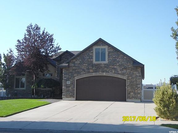 3rd image of 3663 W Salinas Dr