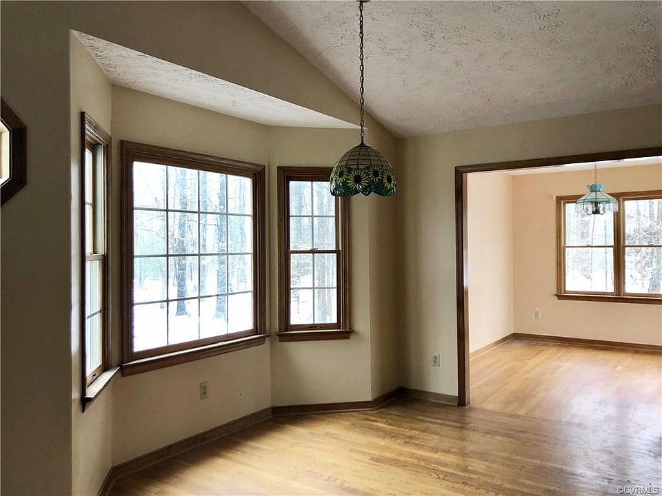 1st image of 2063 Oak Leaf Dr
