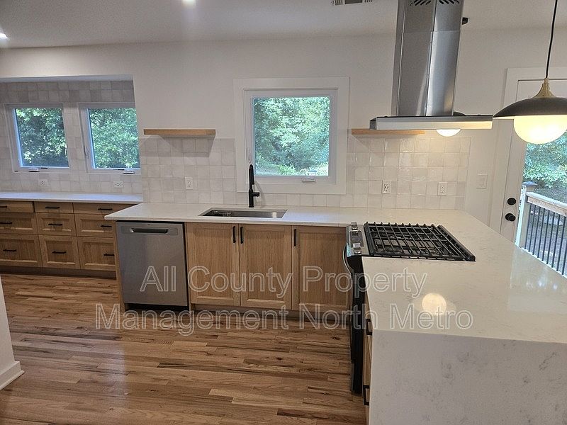 1st image of 4335 King Springs Rd SE