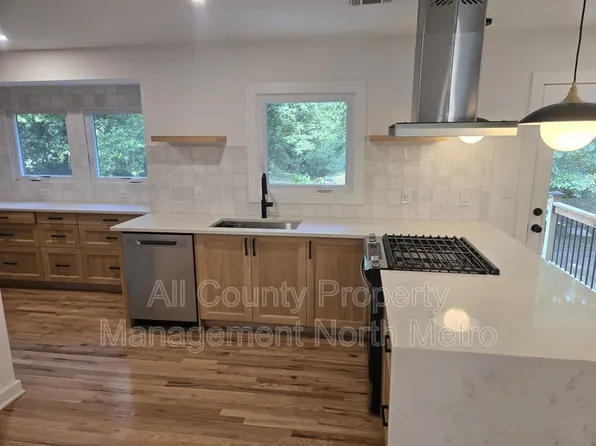 4335 King Springs Rd SE, Smyrna, GA 30082