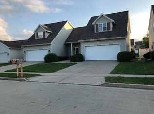 5 Lake Trail Rd, Bloomington, IL 61701