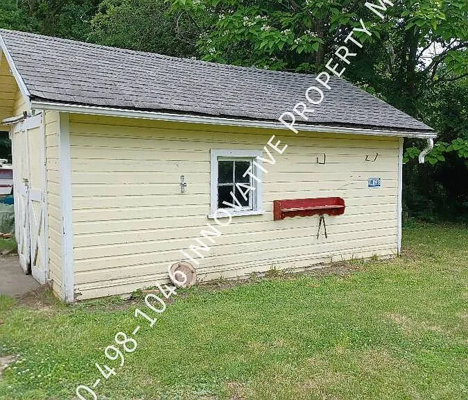 2001 Bagley St — Photo 37