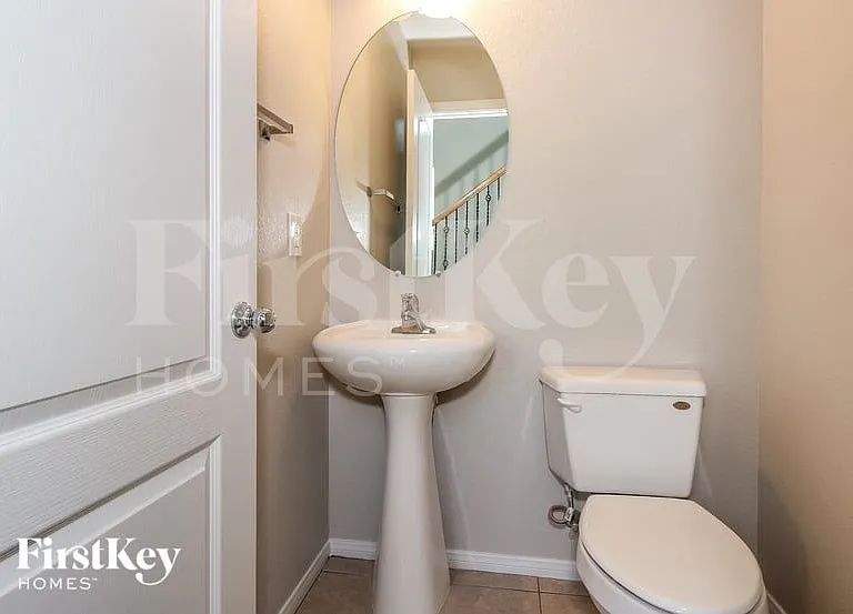10552 Lessona St — Photo 14