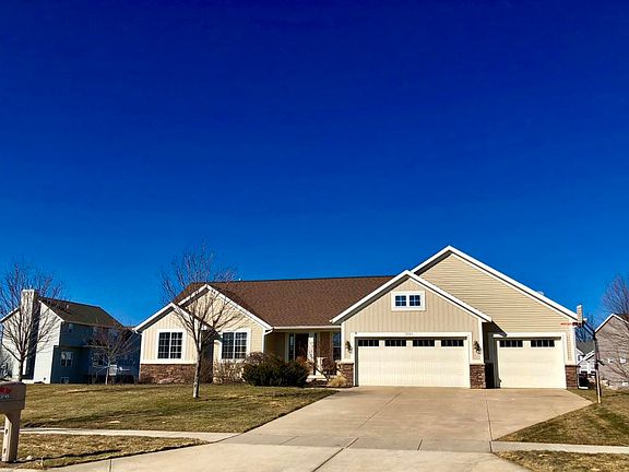 2nd image of 3745 Maplebrook Dr NW