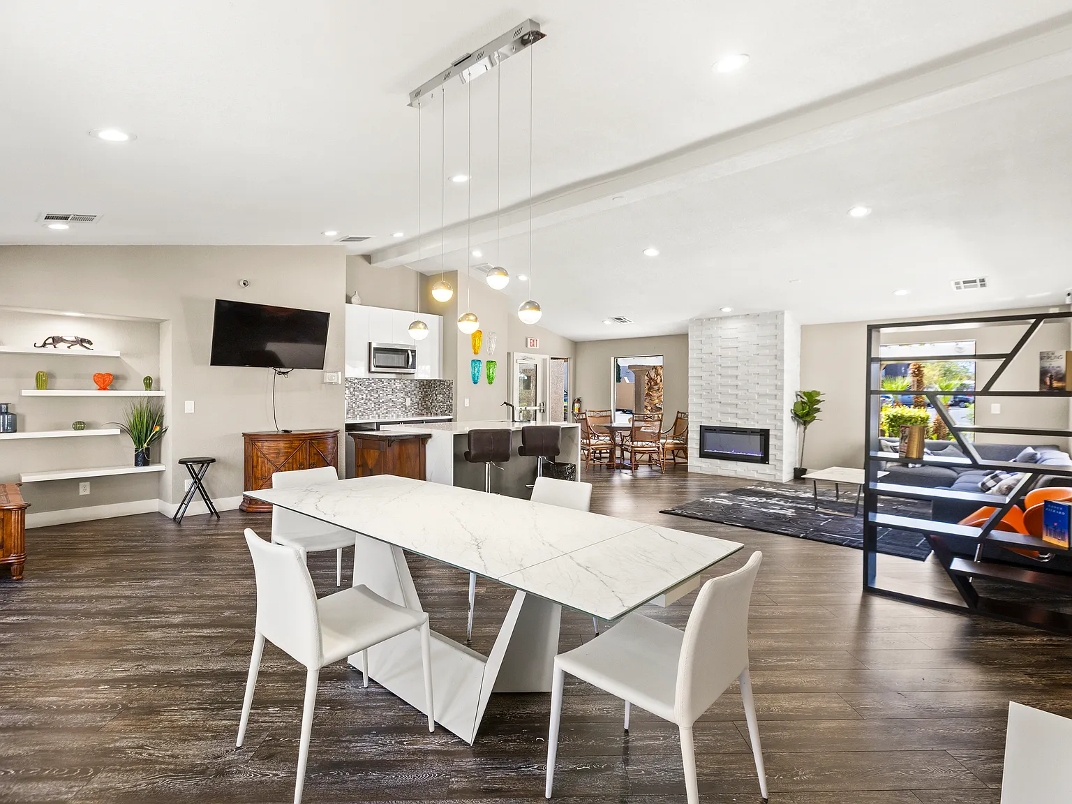 2 bed, 1000 sqft, $2,500 — Photo 3
