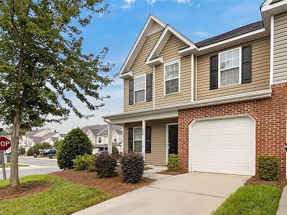 2nd image of 350 Robyns Glen Cir