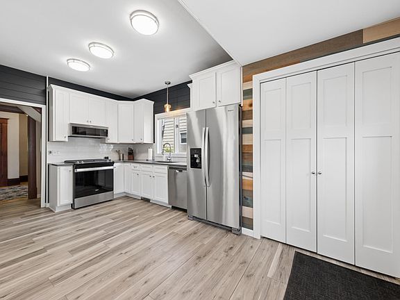 5th image of 4311 Lyndale Ave S