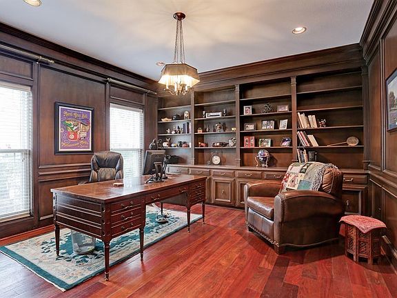 4th image of 620 Stoneleigh Dr