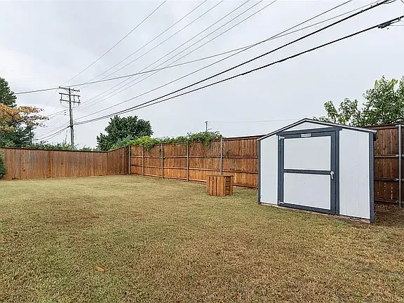 10609 N McKinley Ave — Photo 41