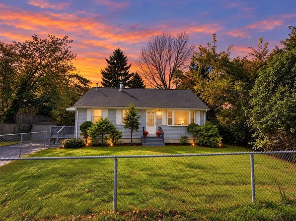110 Hubbard Ave, Brockton, MA 02301