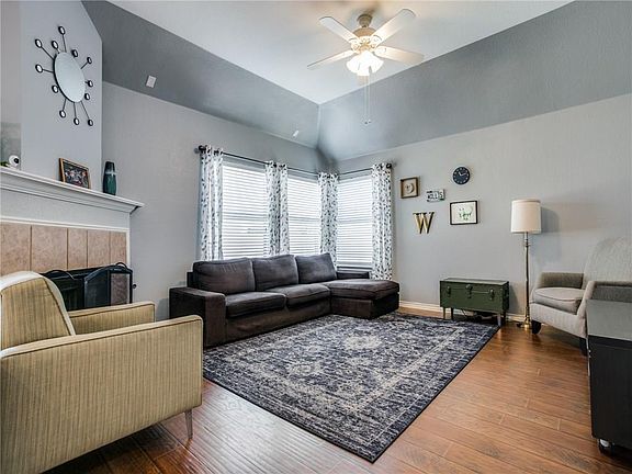 4th image of 3012 Lena Dr