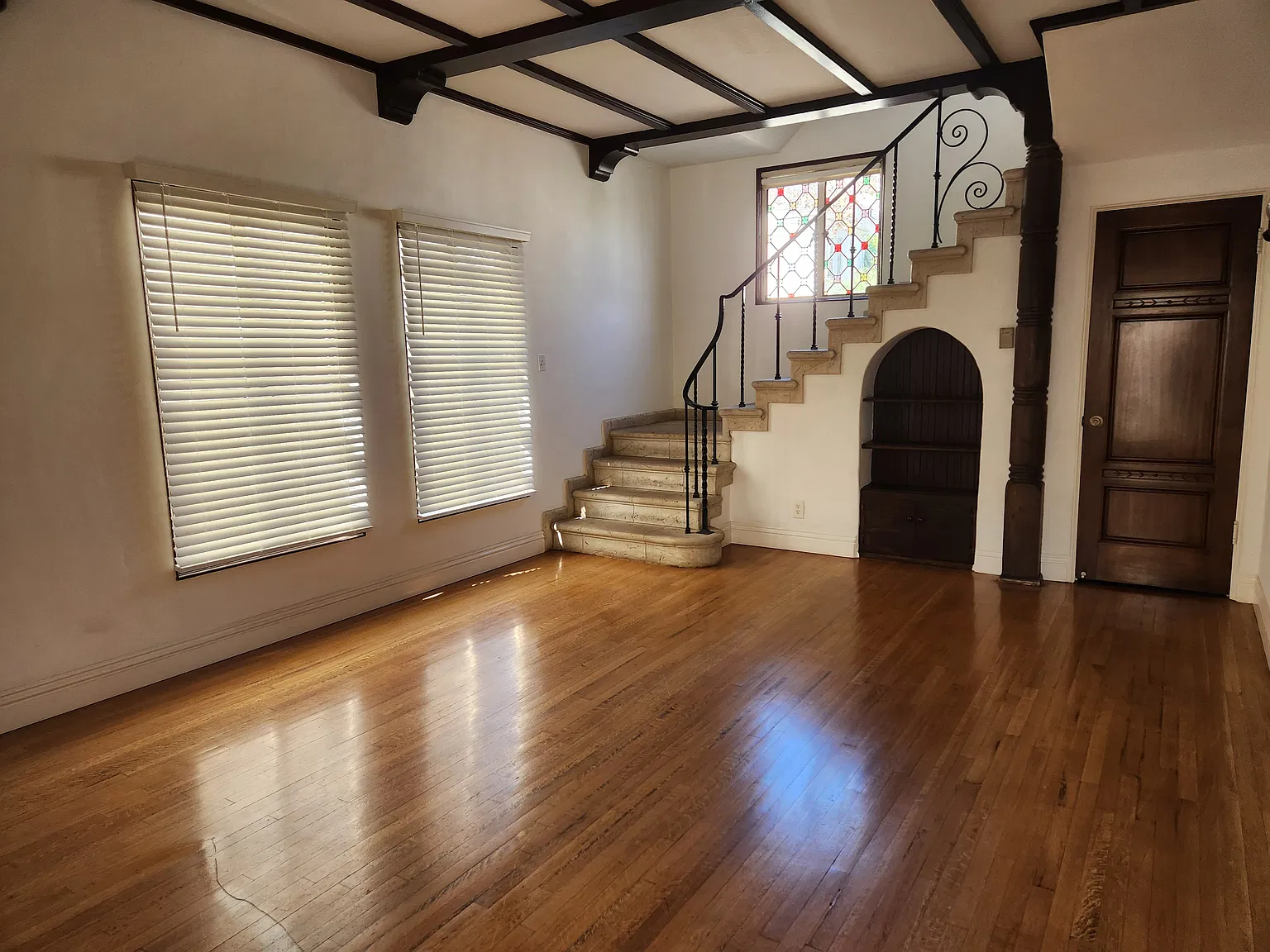 2 bed, 800 sqft, $3,700 — Photo 4