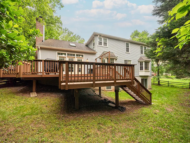 1219 Rowland Dr — Photo 49