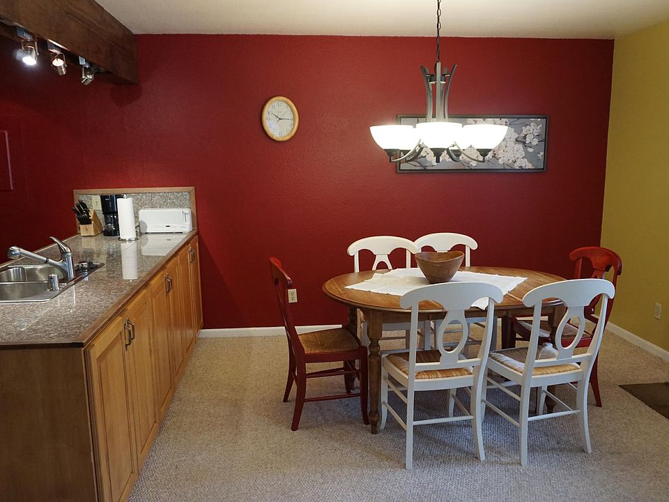 Kitchen and dining area.