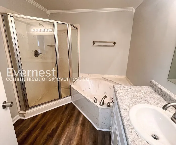 837 Britton Ave — Photo 8
