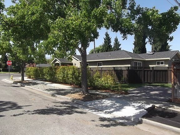 4th image of 1537 Hillsdale Ave