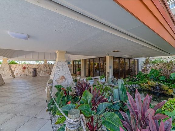 3rd image of 180 Seaview Ct APT 810