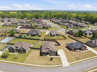 117 Khaki Ridge Dr, Hazel Green, AL 35750