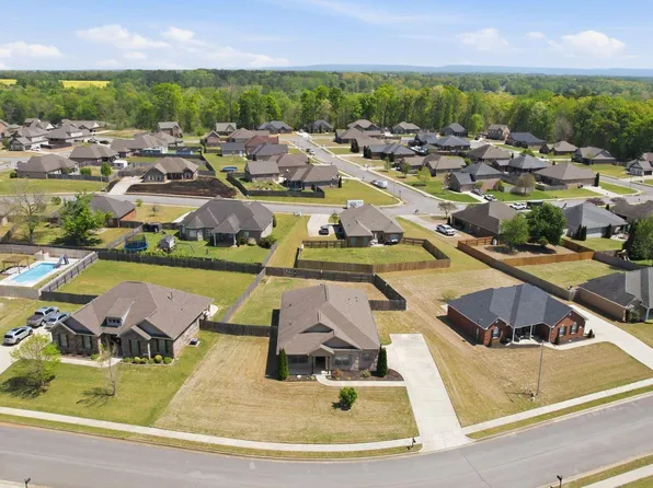 117 Khaki Ridge Dr, Hazel Green, AL 35750