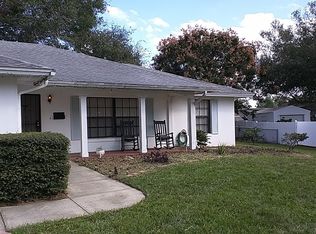 1313 Cove Pl, Tavares, FL 32778