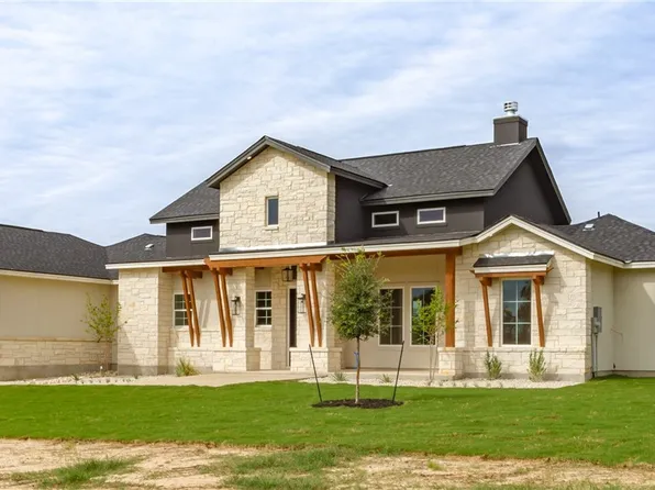 101 Pioneer Trl, Adkins, TX 78101