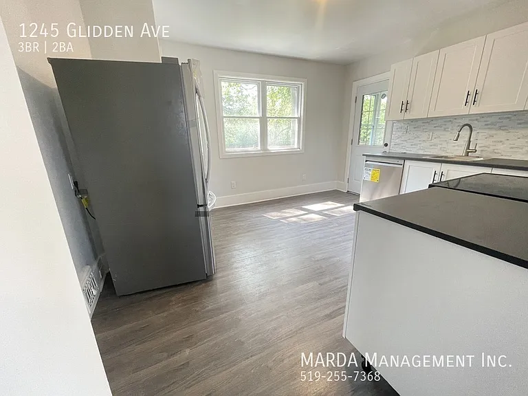 1245 Glidden Ave — Photo 11