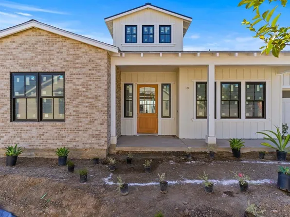 2531 Ivy Rd, Oceanside, CA 92054