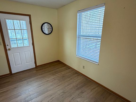 5th image of 3084 Moffett Rd #3084