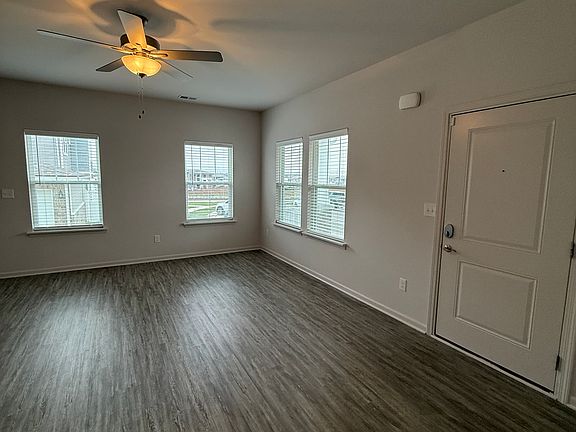 2nd image of 117 Haywood Cv