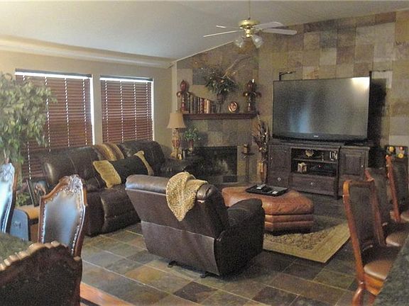 4th image of 2505 Glenhaven Dr
