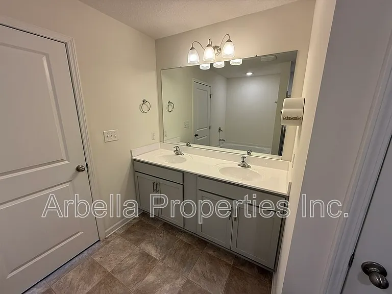 479 Brinkleys Way — Photo 28