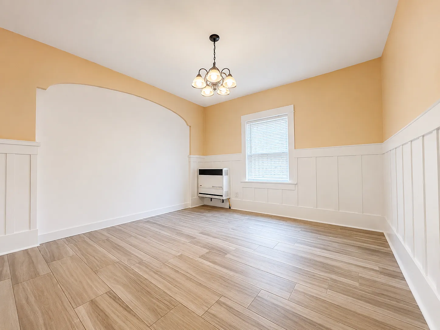 2 bed, 650 sqft, $2,300 — Photo 3