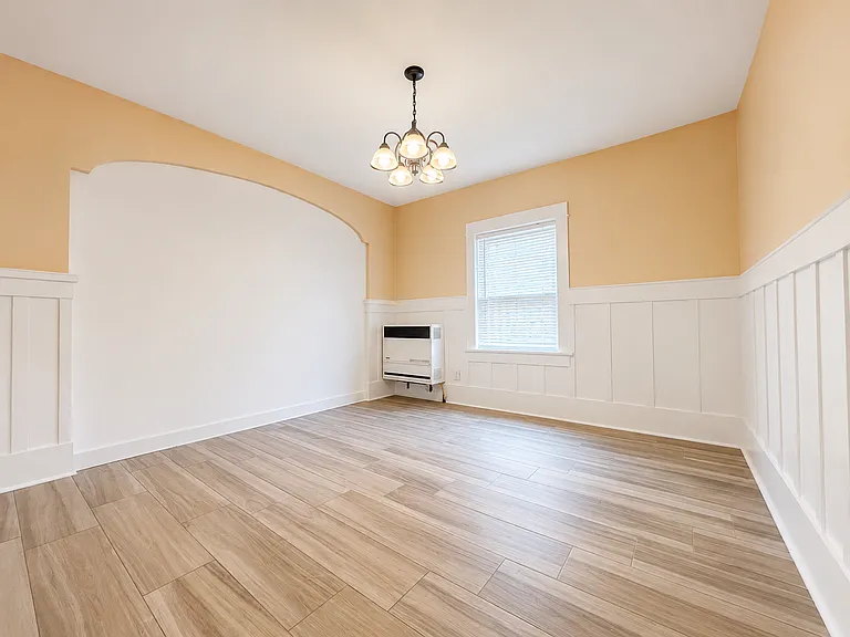 1207 E 55th St #2 — Photo 3