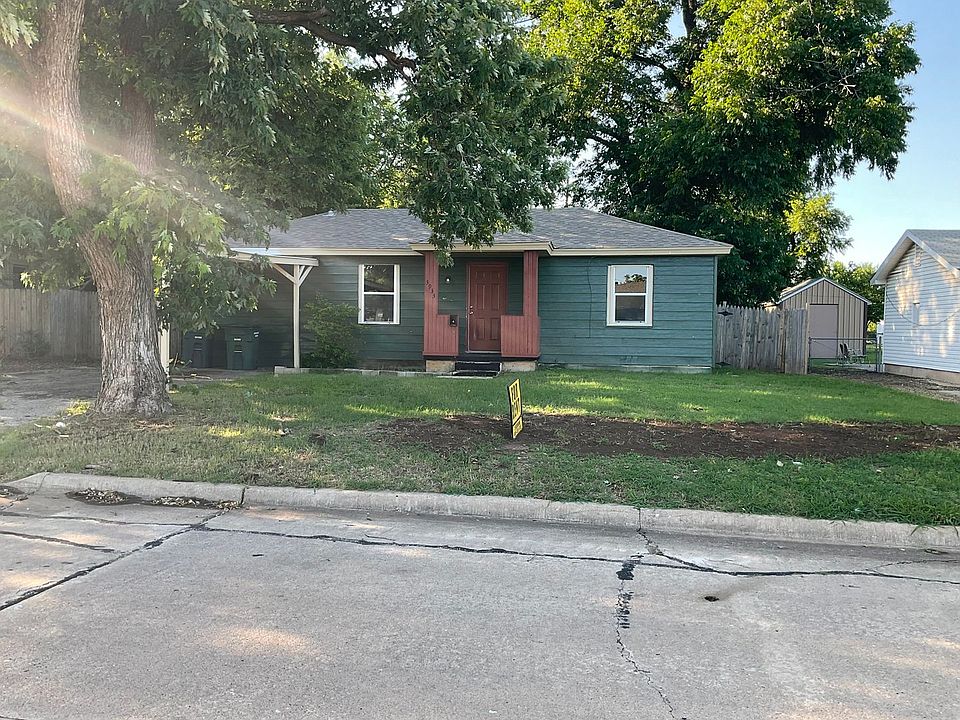 1st image of 3933 SE 12th St