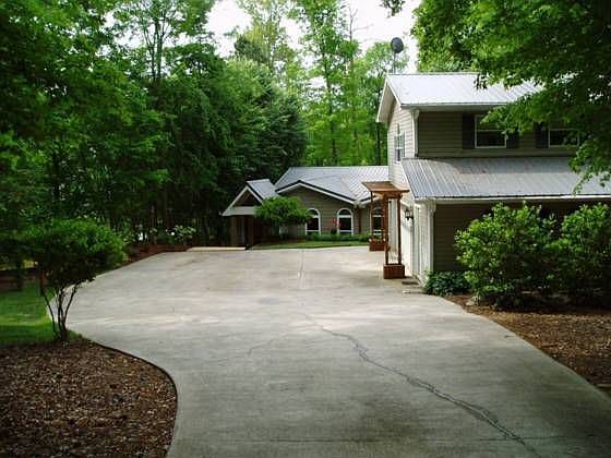 1st image of 1530 Point Royal Dr