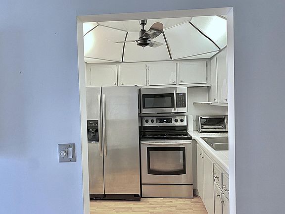 5th image of 226 Tilford K