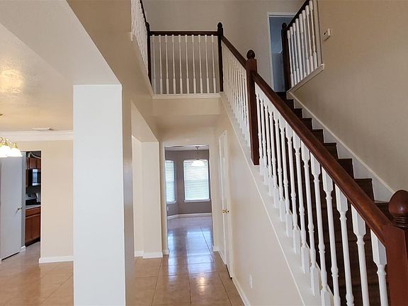 4th image of 9347 Eaglewood Spring Dr