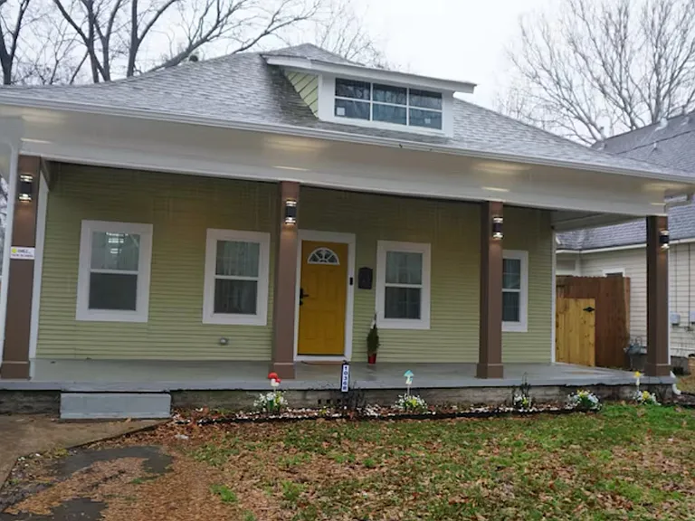 1036 S Rembert St — Photo 1